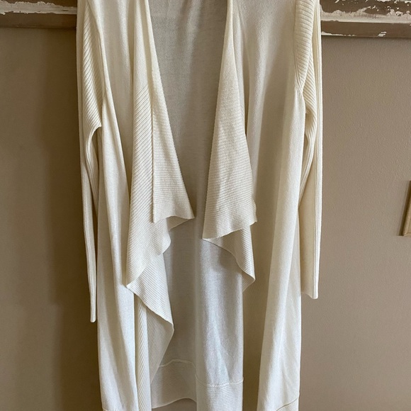 Kensie long open front cardigan light weight. 
Size large .
Length: 37” - Picture 4 of 7